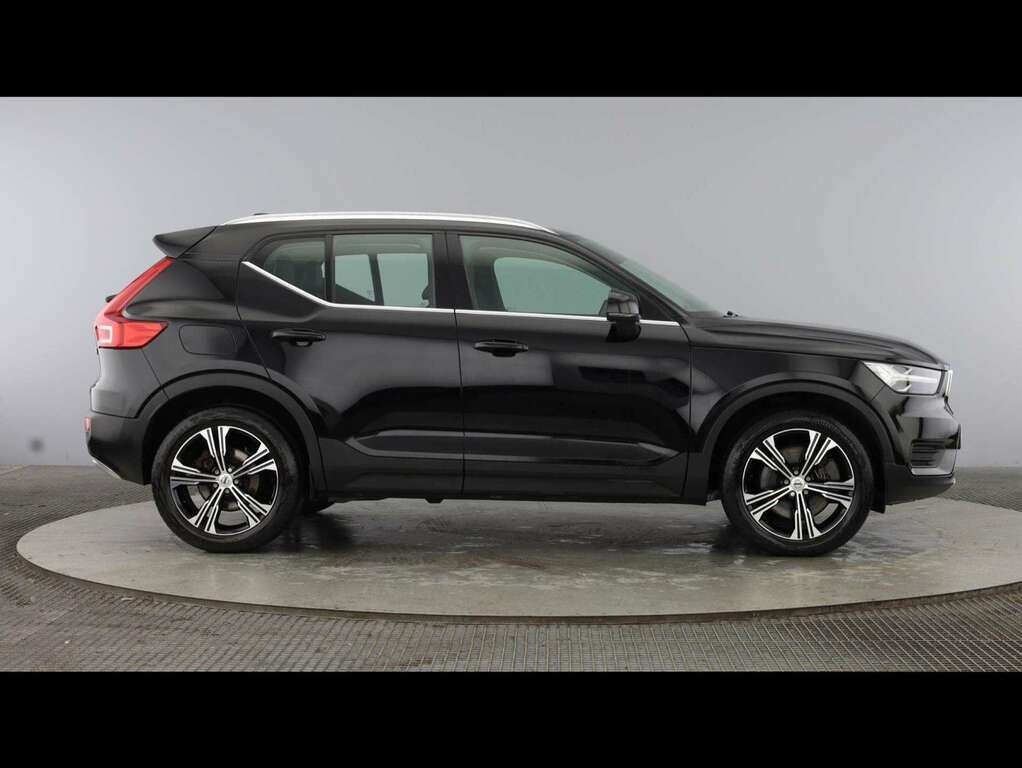 Volvo XC40 1.5 T4 Recharge Phev Inscription EJ71YXP Black #3