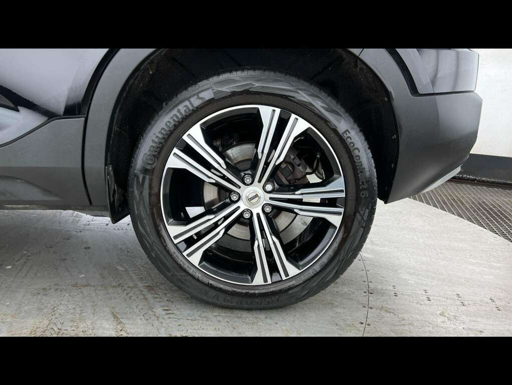 Volvo XC40 1.5 T4 Recharge Phev Inscription Black #4