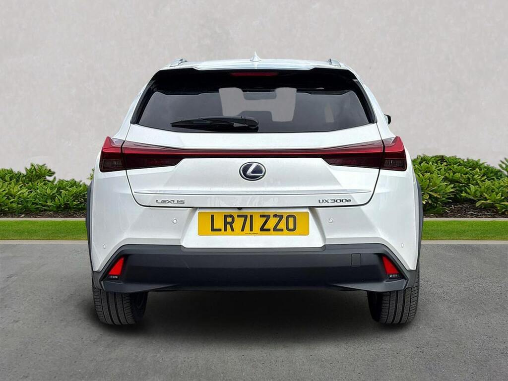 Lexus UX 300E 54.3Kwh Suv 204 Ps White #4