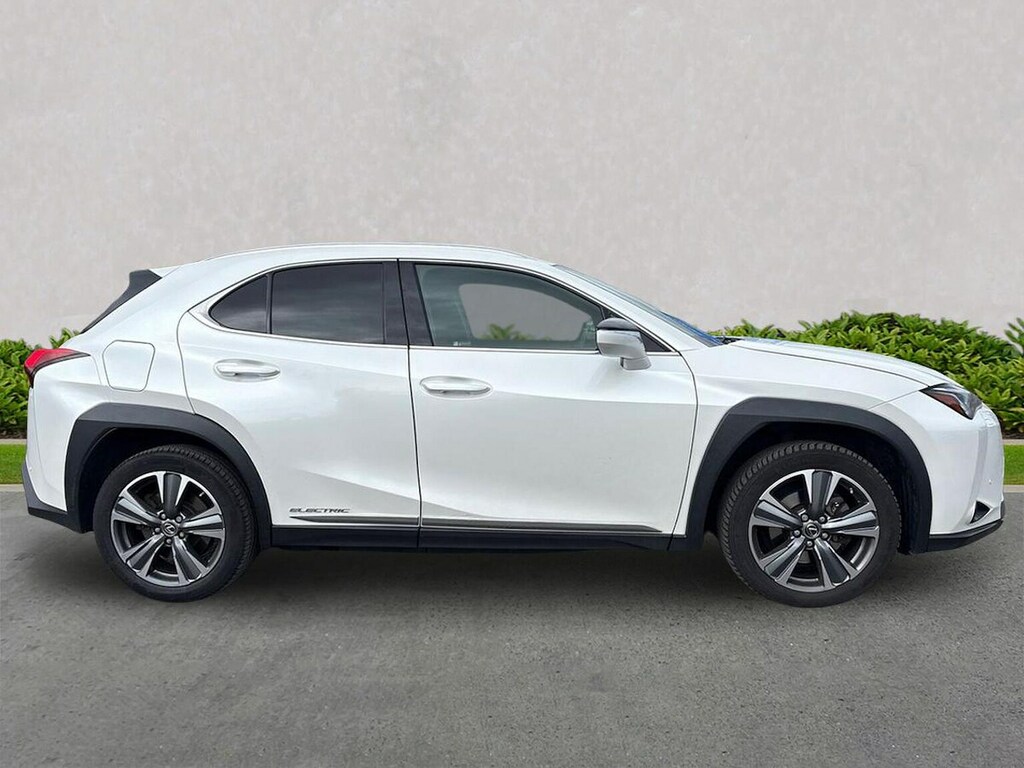 Lexus UX 300E 54.3Kwh Suv 204 Ps White #3