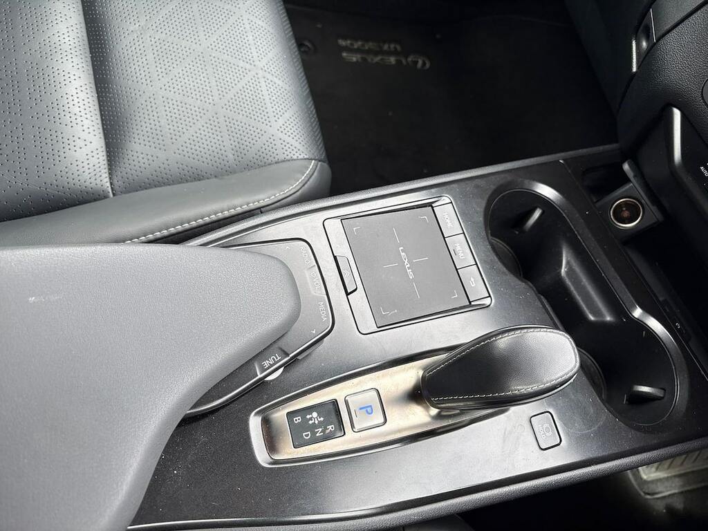Lexus UX 250H White #13