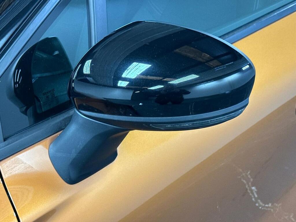 Renault Captur E-tech Launch Edition Black #30