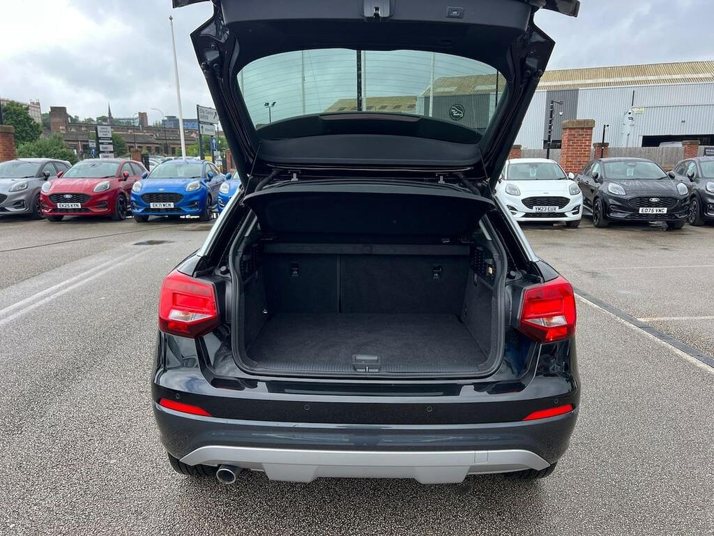 Audi Q2 Grey #18