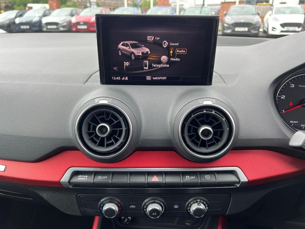 Audi Q2 Grey #12