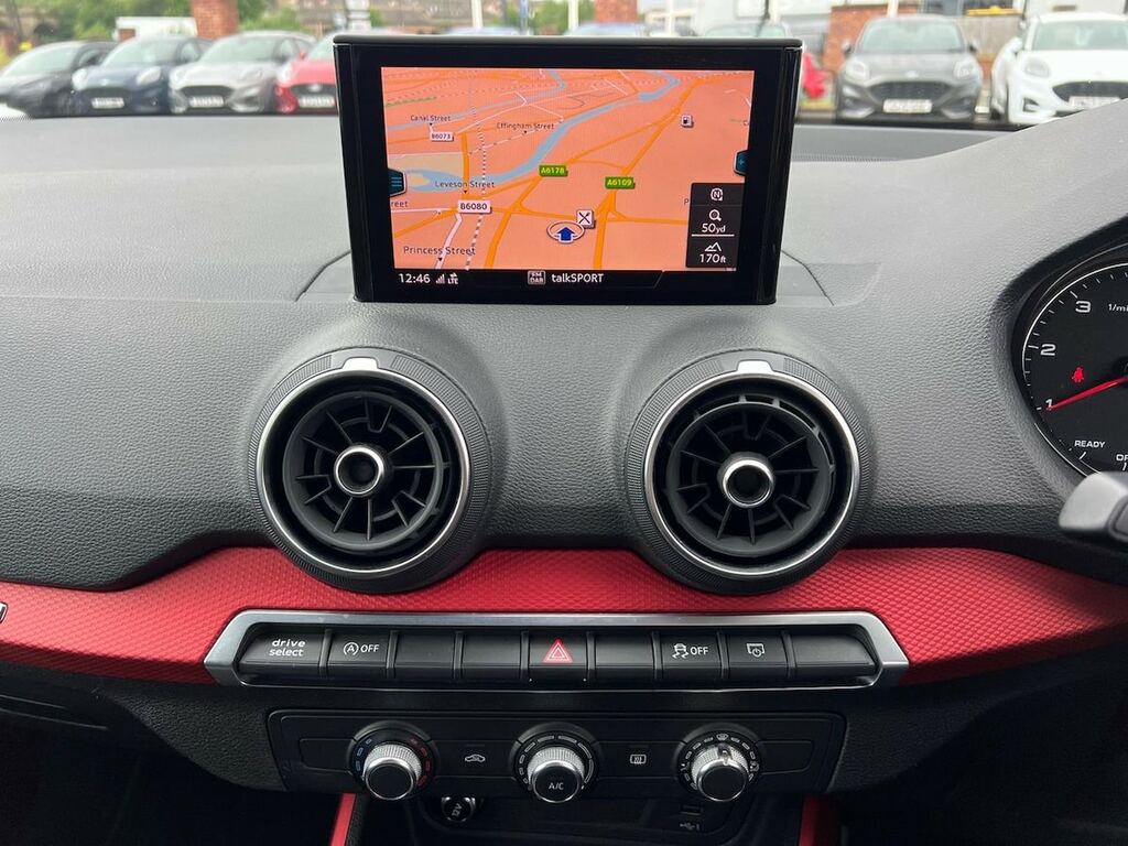 Audi Q2 Grey #10