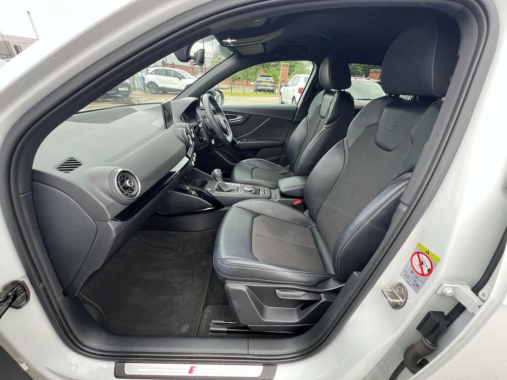 Audi Q2 White #35