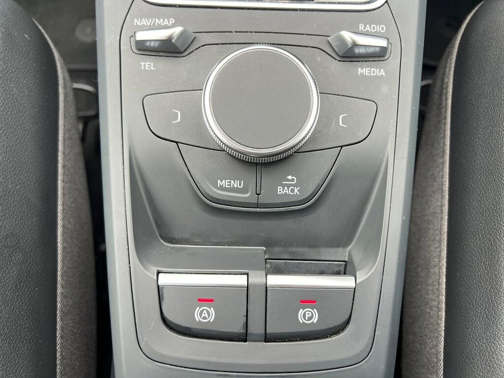 Audi Q2 White #21