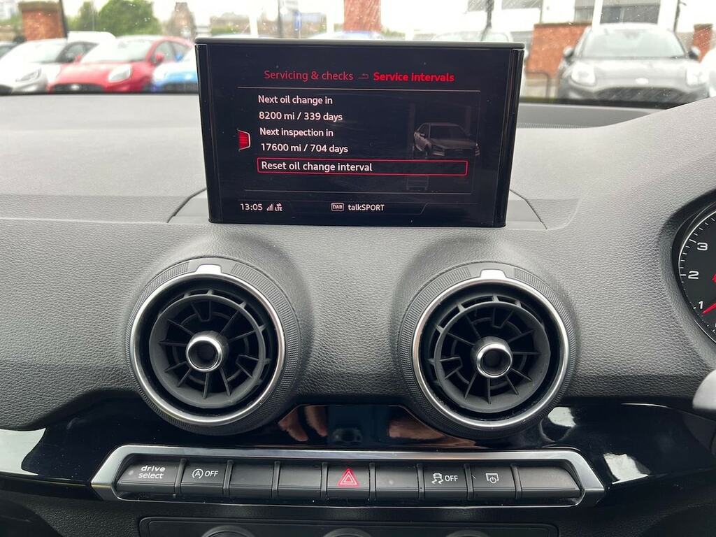 Audi Q2 White #39