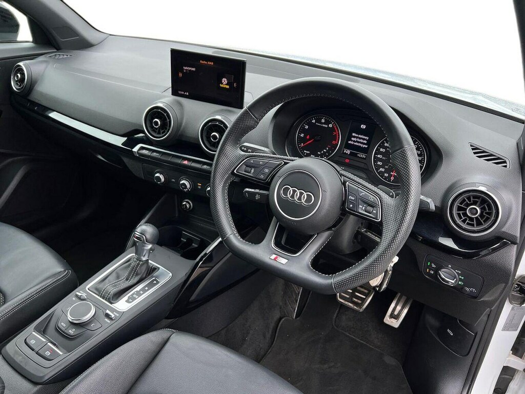Audi Q2 White #15