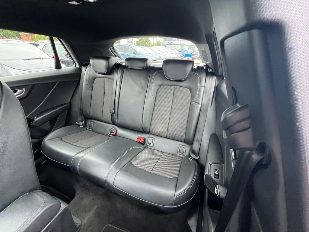 Audi Q2 White #16