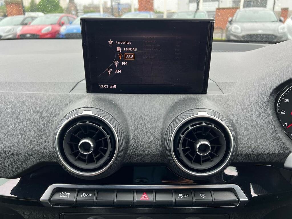 Audi Q2 White #25