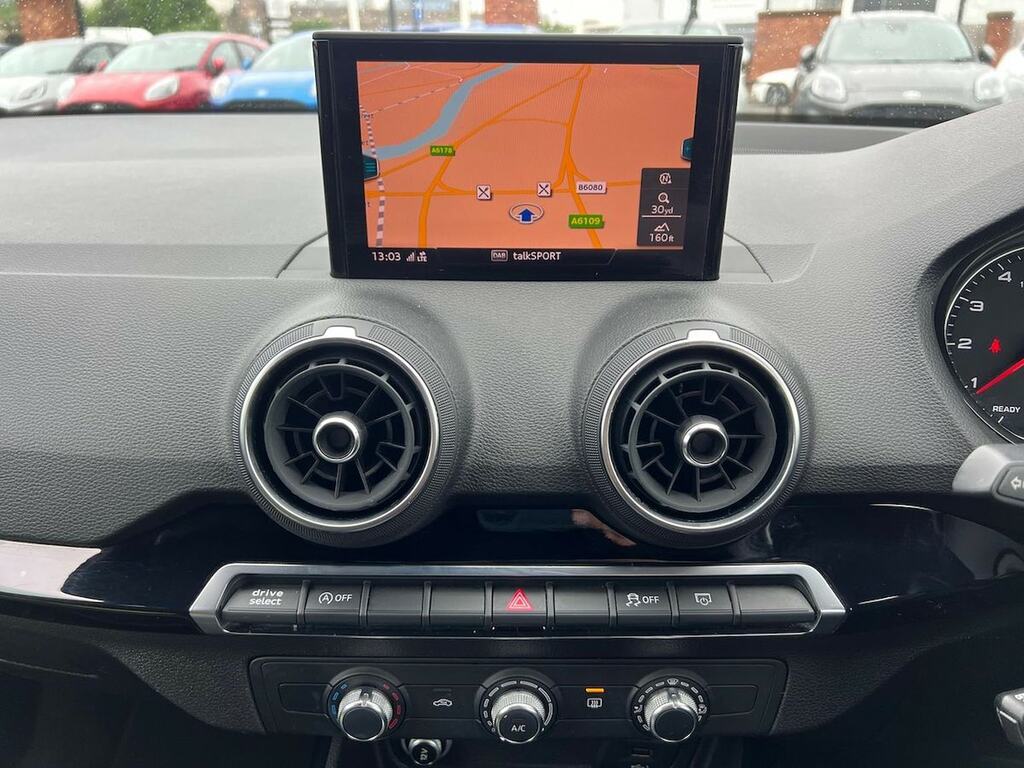 Audi Q2 White #24