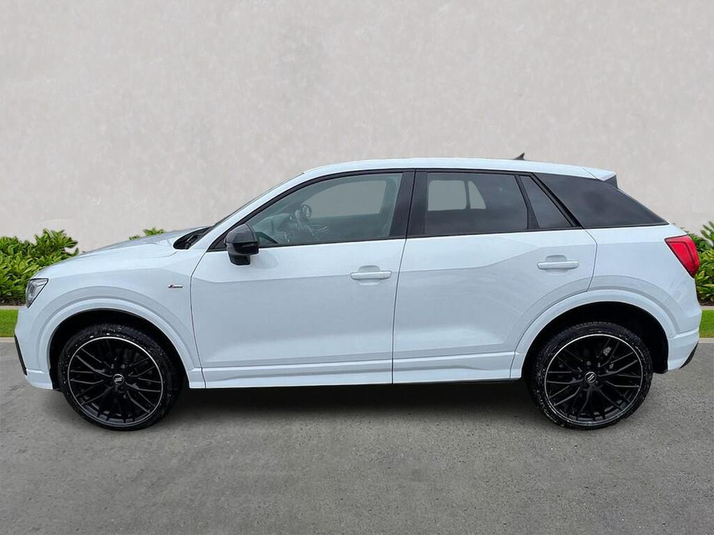 Audi Q2 White #19