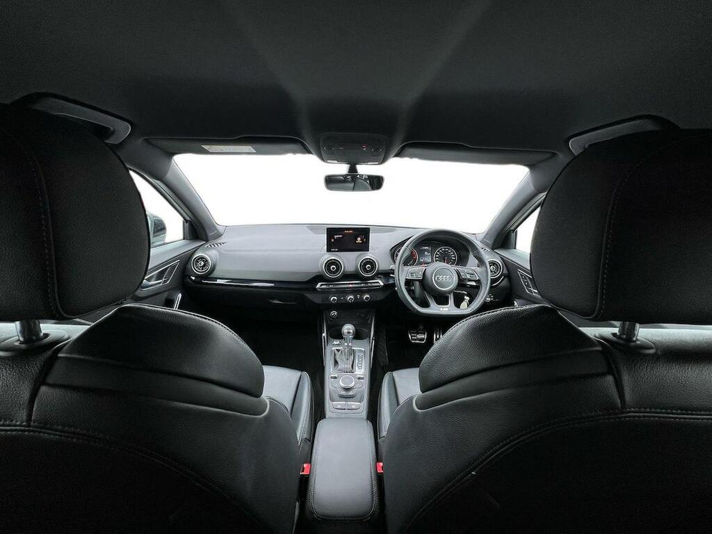 Audi Q2 White #8