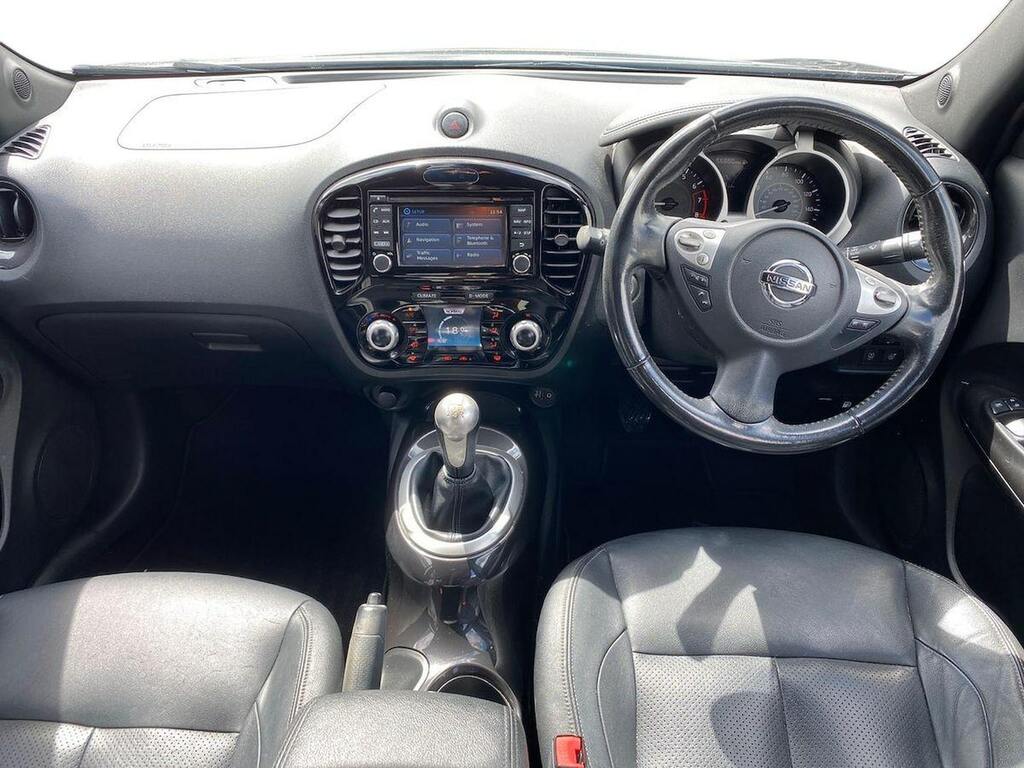 Nissan Juke Hatchback Black #8
