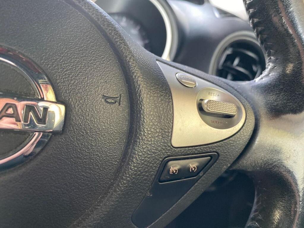 Nissan Juke Hatchback Black #26