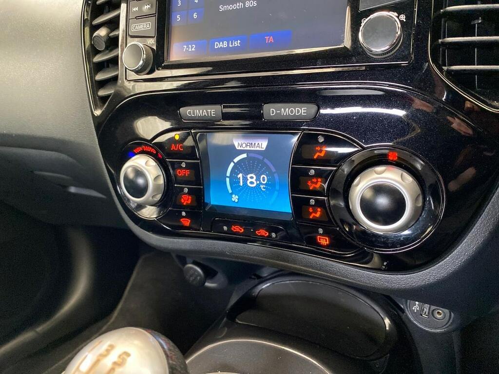 Nissan Juke Hatchback Black #12
