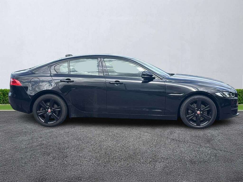 Jaguar XE 2.0 250 Portfolio Awd Black #2