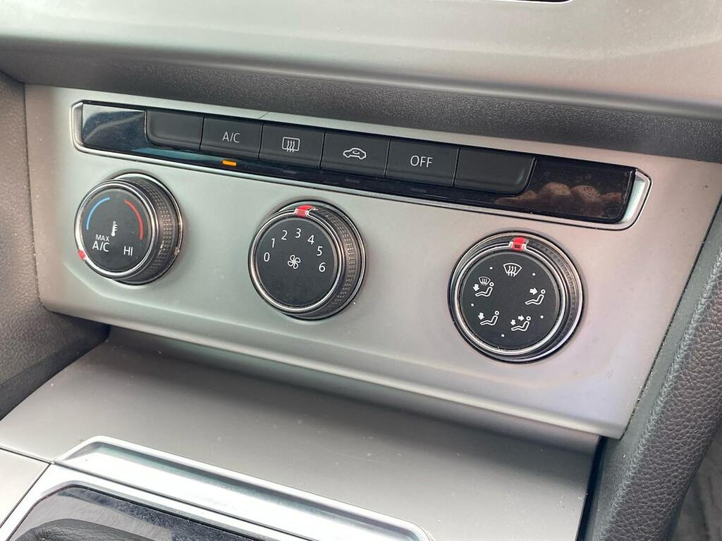 Volkswagen Passat Silver #10
