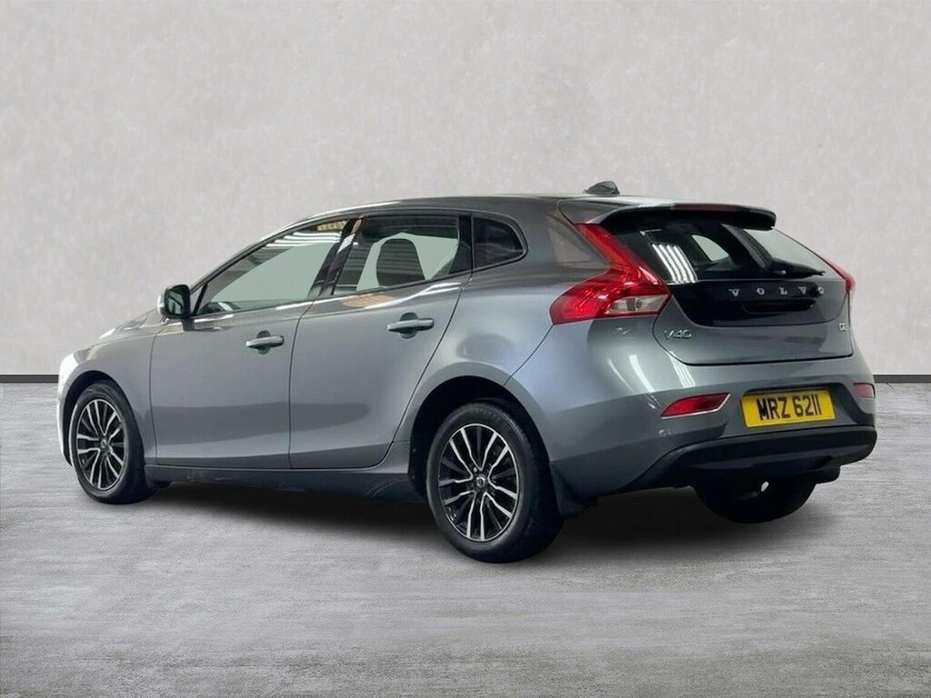 Volvo V40 2.0 D2 Momentum Nav Plus Hatchback Manu Grey #2