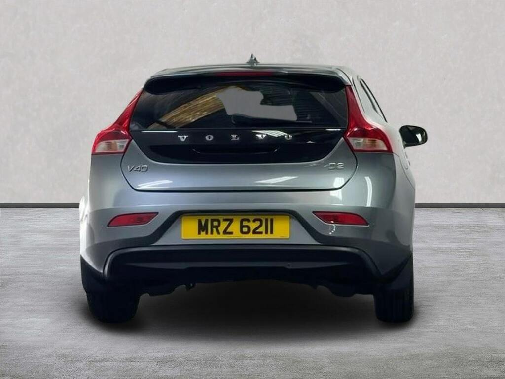 Volvo V40 2.0 D2 Momentum Nav Plus Hatchback Manu Grey #4