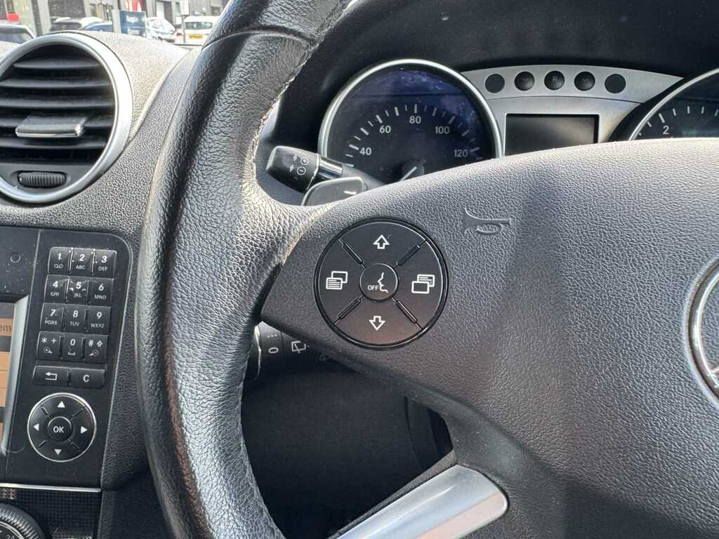 Mercedes-Benz M Class Se Blue #32