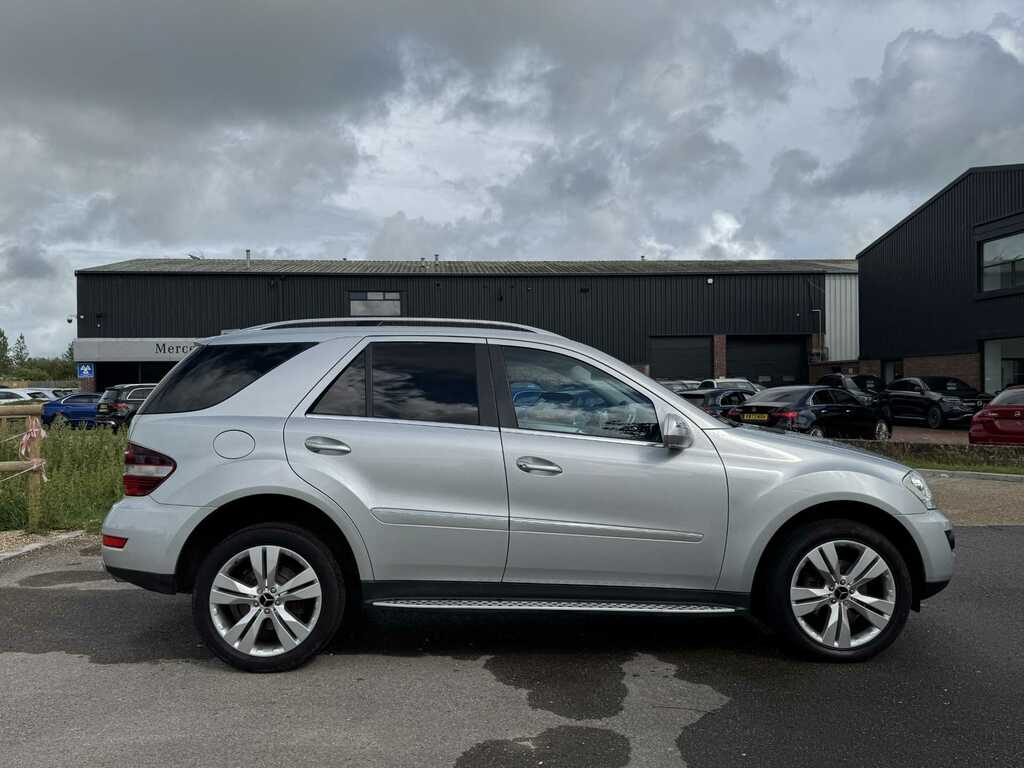 Mercedes-Benz M Class Se Blue #8