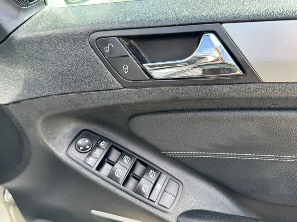 Mercedes-Benz M Class Se Blue #25