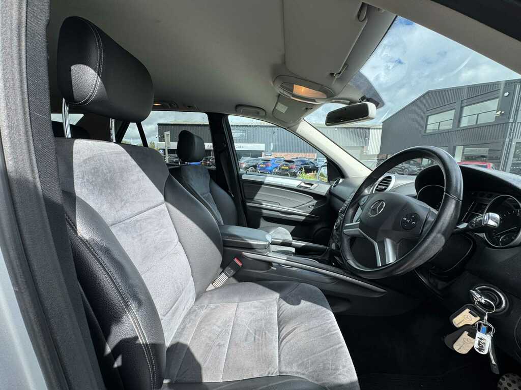 Mercedes-Benz M Class Se Blue #10