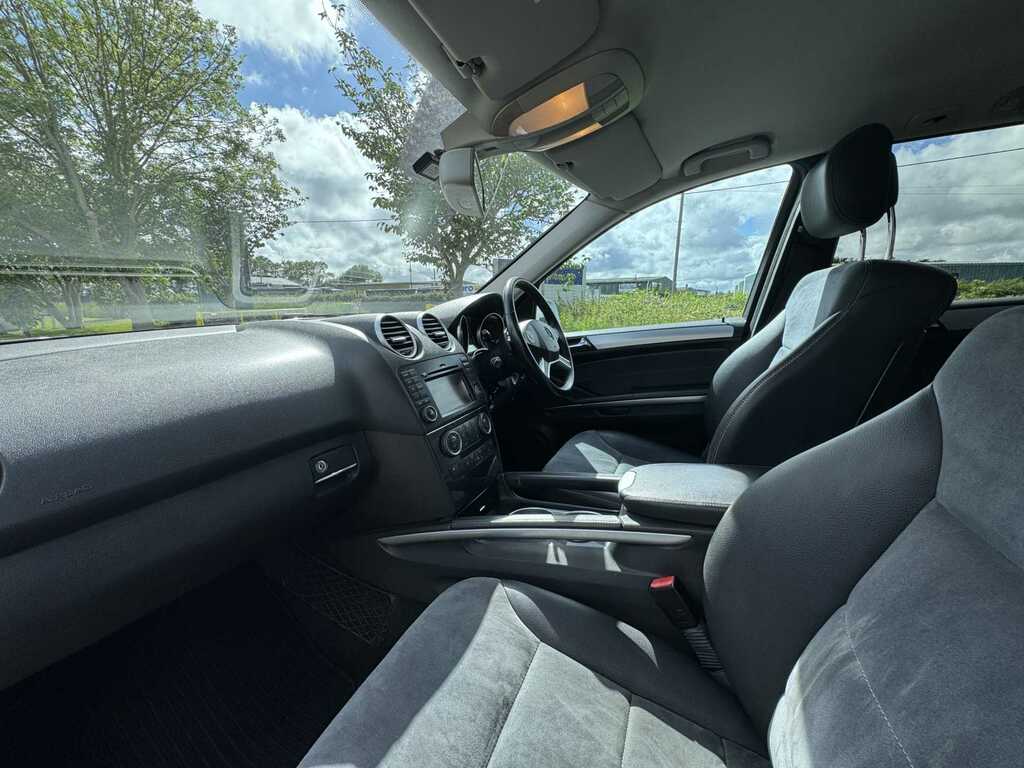 Mercedes-Benz M Class Se Blue #11