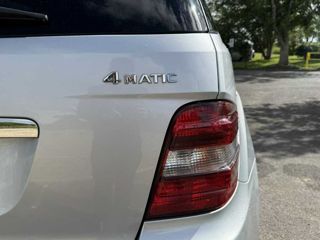 Mercedes-Benz M Class Se Blue #24