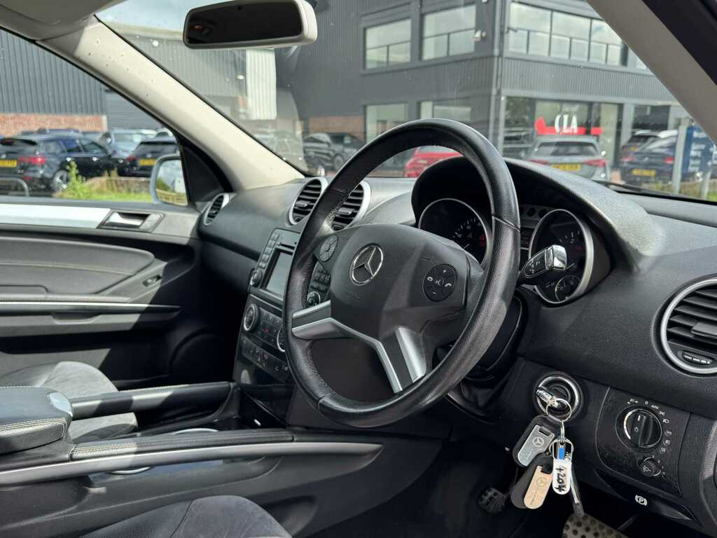 Mercedes-Benz M Class Se Blue #9