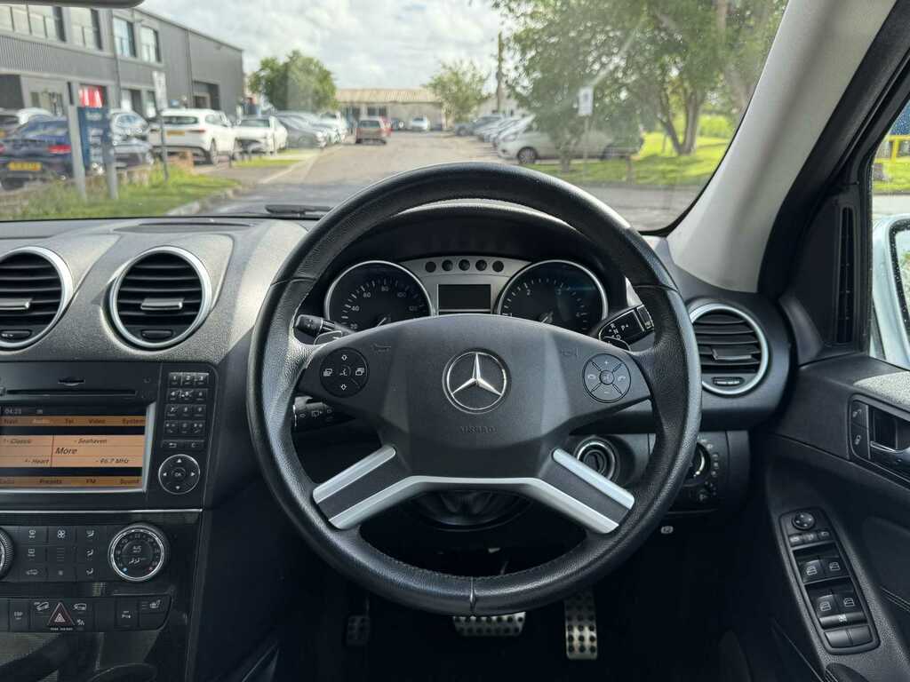 Mercedes-Benz M Class Se Blue #17