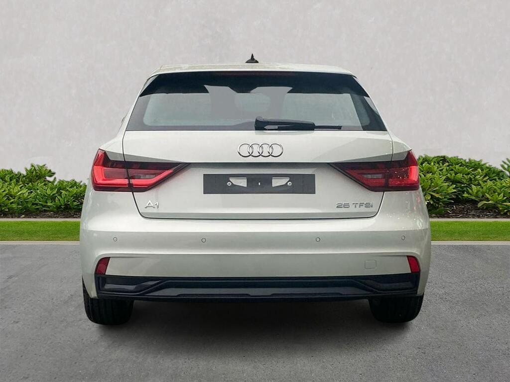 Audi A1 1.0 Tfsi 25 Sport Sportback Euro Silver #4