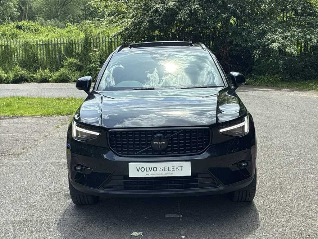 Volvo XC40 2.0 B3p Ultra Black Edition RE25KNH Black #2