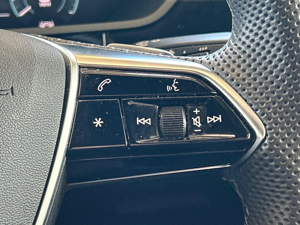 Audi Q8 e tron Q8 E-tron Launch Edition 55 Quattro White #27