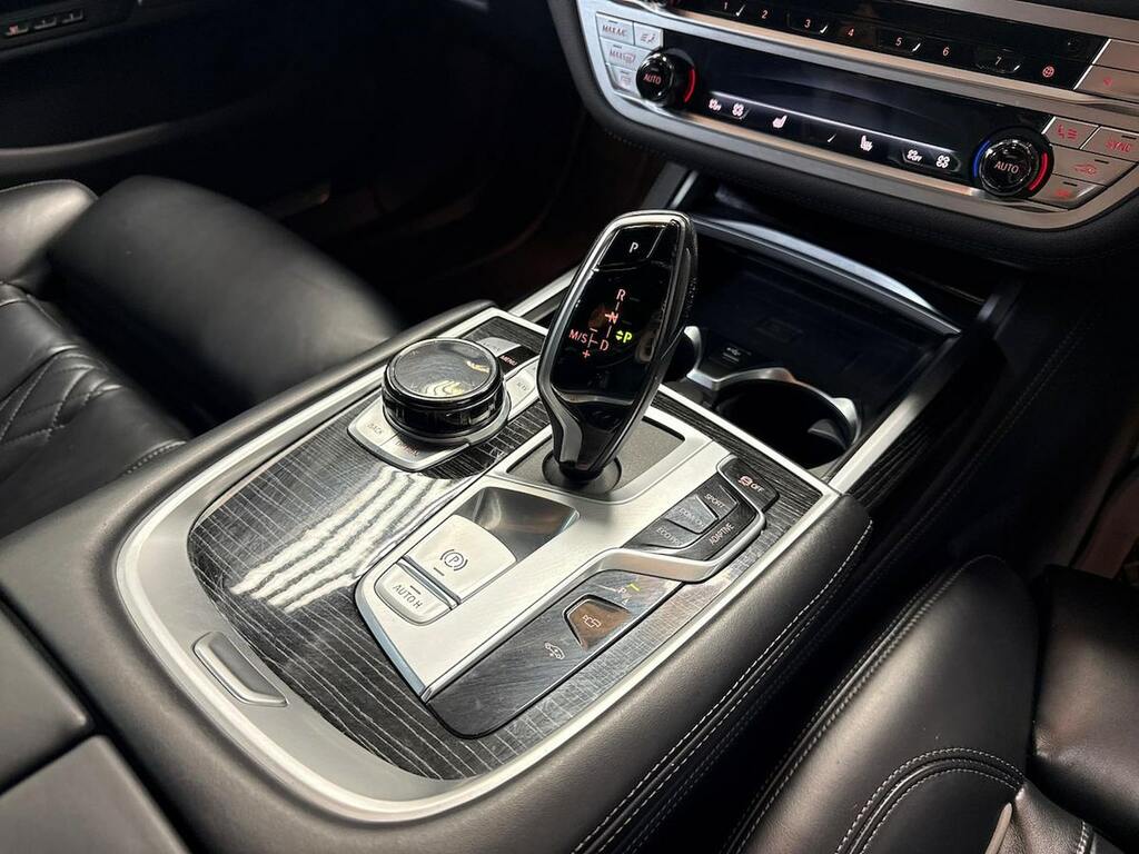 BMW 7 Series Saloon Black #13