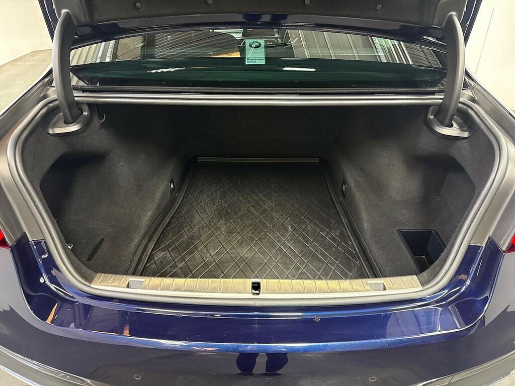 BMW 7 Series Saloon Black #17