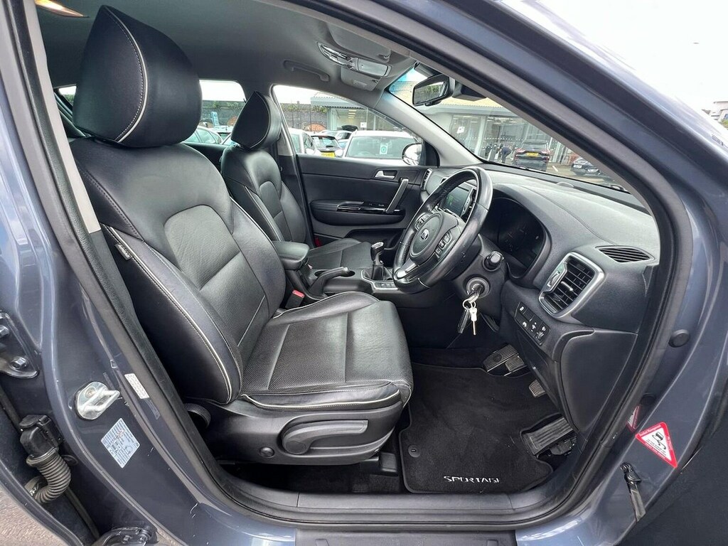 Kia Sportage Petrol Black #31