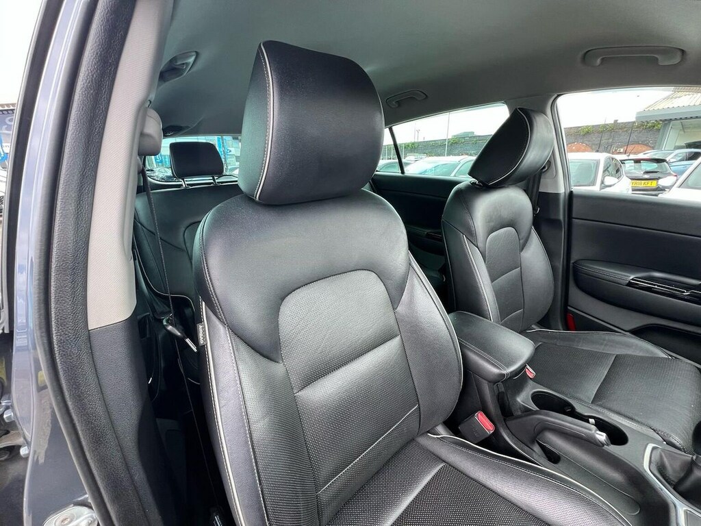 Kia Sportage Petrol Black #32