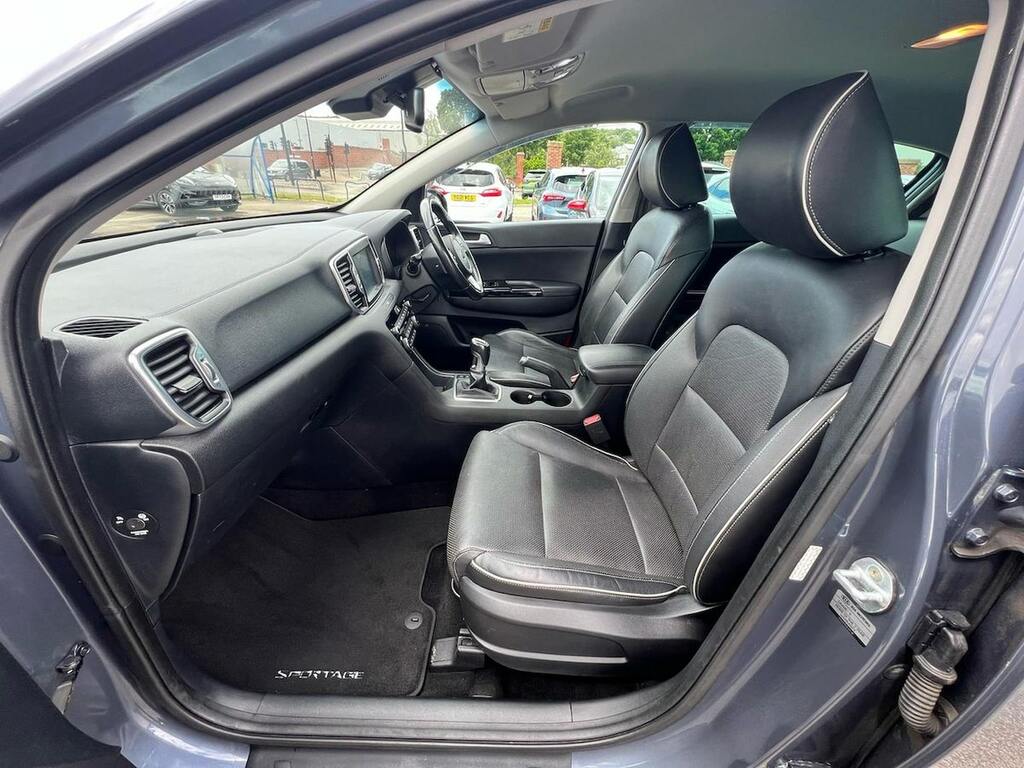 Kia Sportage Petrol Black #35