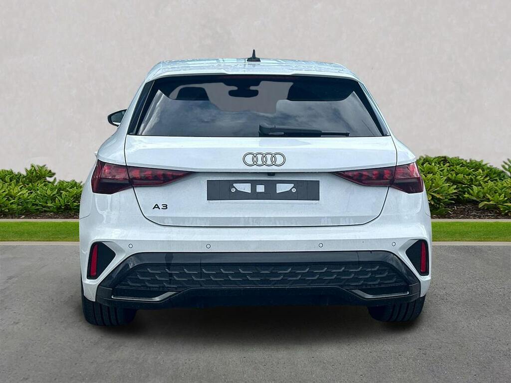 Audi A3 Audi A3 Sportback 1.5 Tfsi 116 S Line White #4