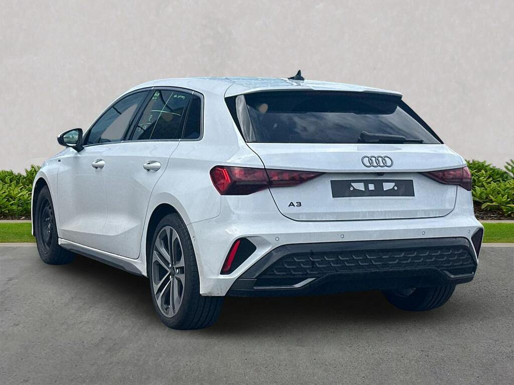 Audi A3 Audi A3 Sportback 1.5 Tfsi 116 S Line White #2