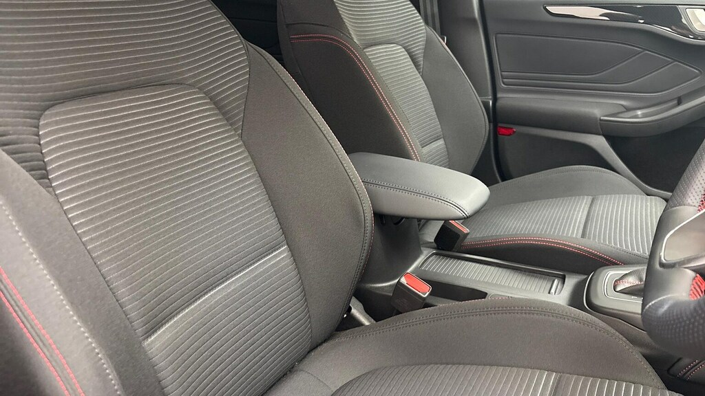 Ford Focus 1.0T Ecoboost Mhev Titanium X Hatchback Red #14