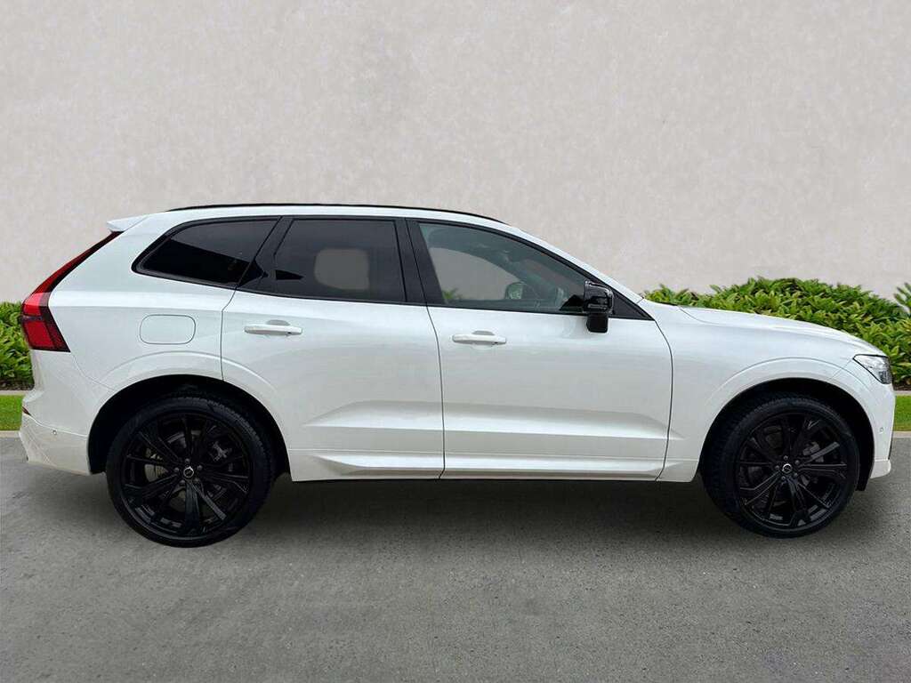 Volvo XC60 2.0 B5p Plus Black Edition Awd Geartronic EN25UFE White #3