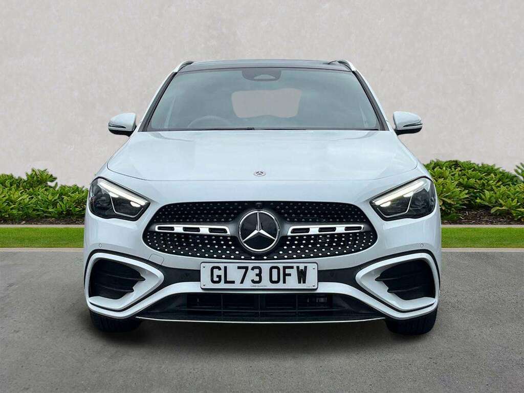 Mercedes-Benz GLA Class Gla 200 Amg Line Premium Plus GL73OFW White #5