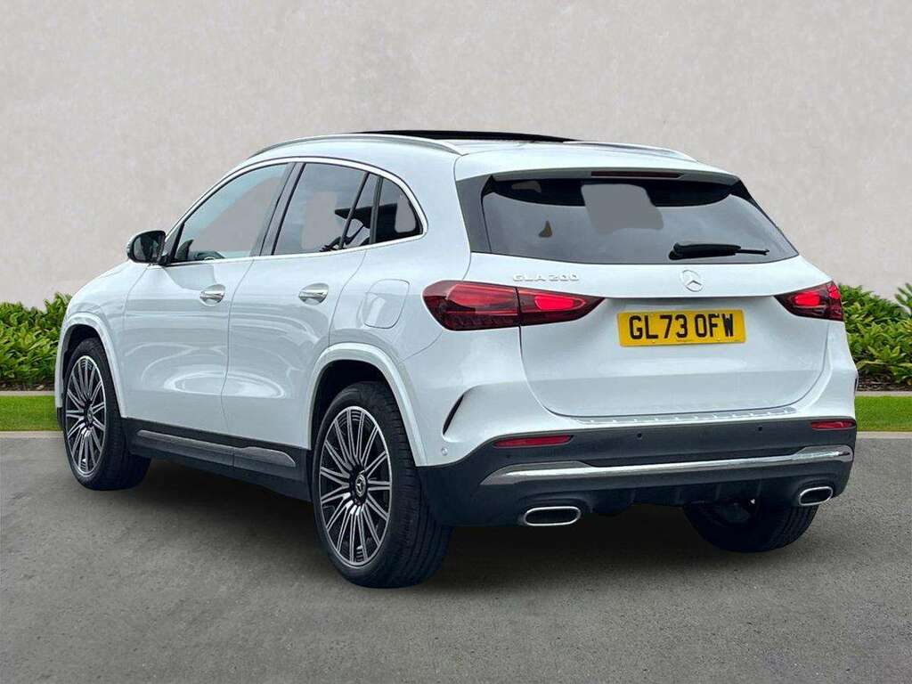 Mercedes-Benz GLA Class Gla 200 Amg Line Premium Plus GL73OFW White #2