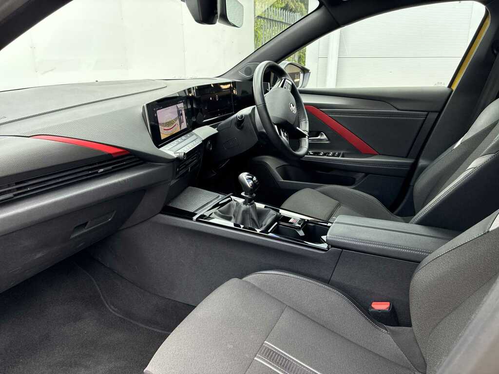 Vauxhall Astra Ultimate Black #7