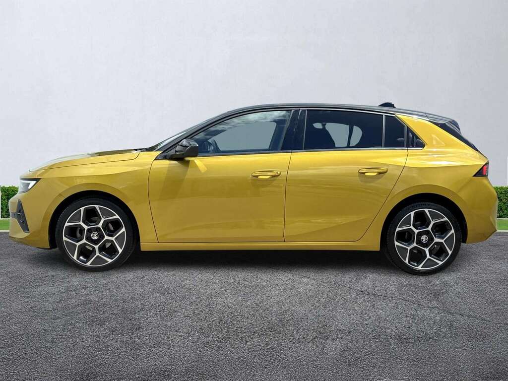 Vauxhall Astra Ultimate Black #18