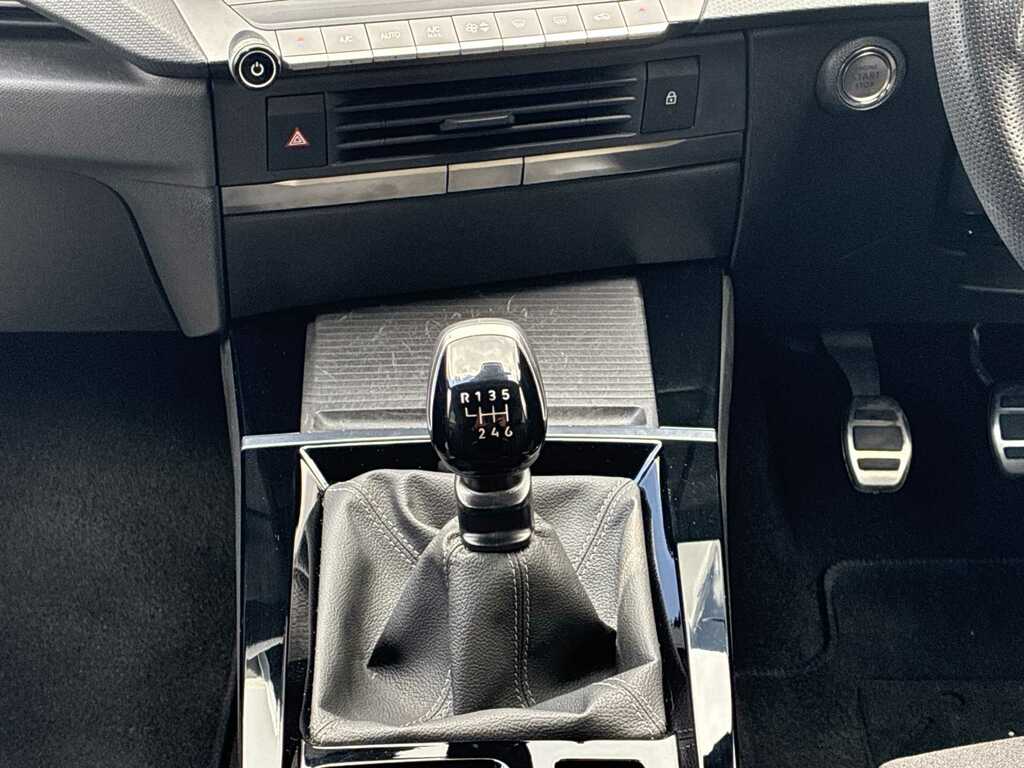 Vauxhall Astra Ultimate Black #12